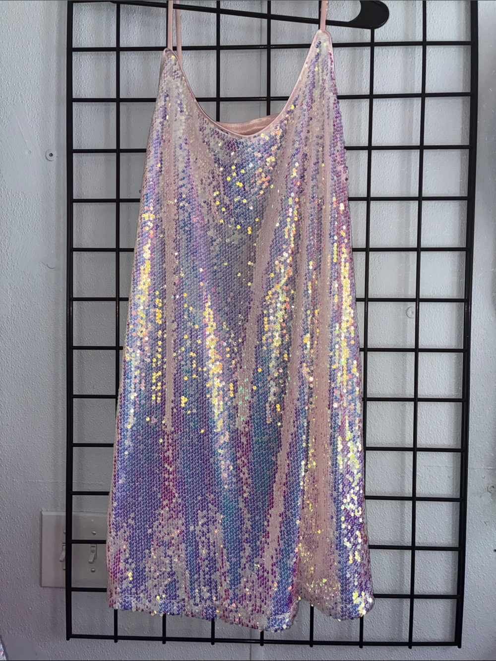 Allegra K Iridescent Sequin Top in Pink and Lavender Sheen - Picture 4 of 4